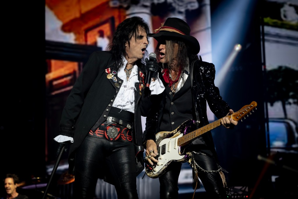 THE HOLLYWOOD VAMPIRES, LIVE AT THE ZENITH,&nbsp;PARIS