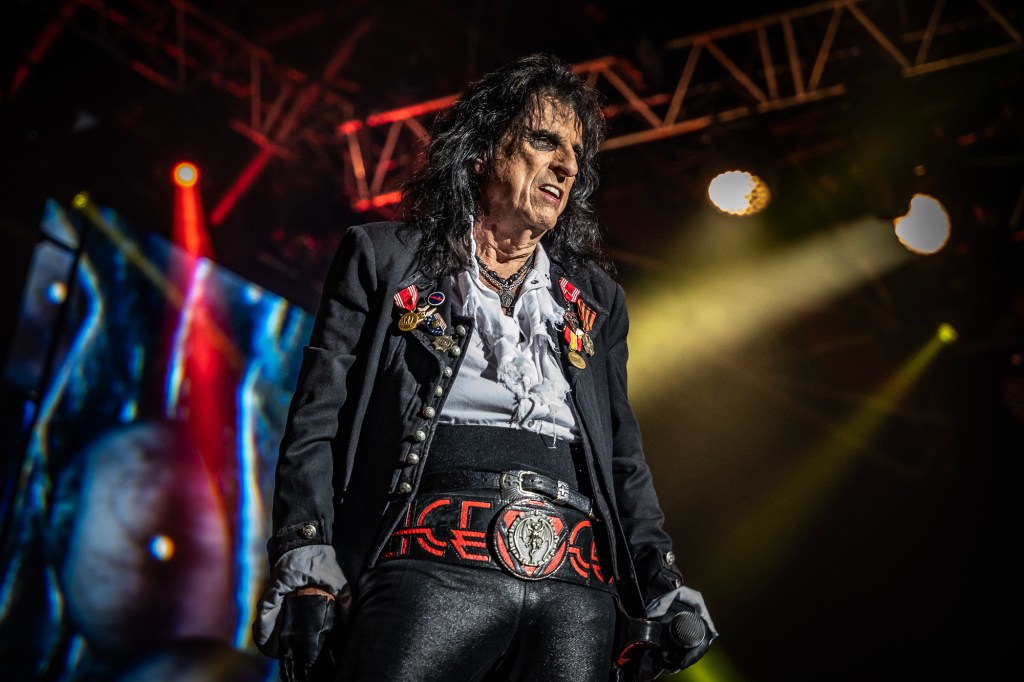 THE HOLLYWOOD VAMPIRES